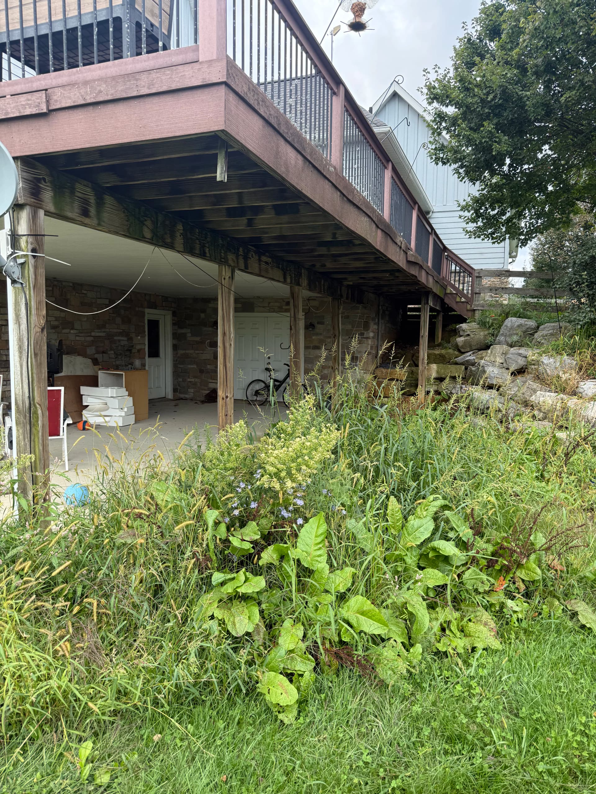 Fresh Mulch and a Full Bed Clean Up on a Large Rural Property