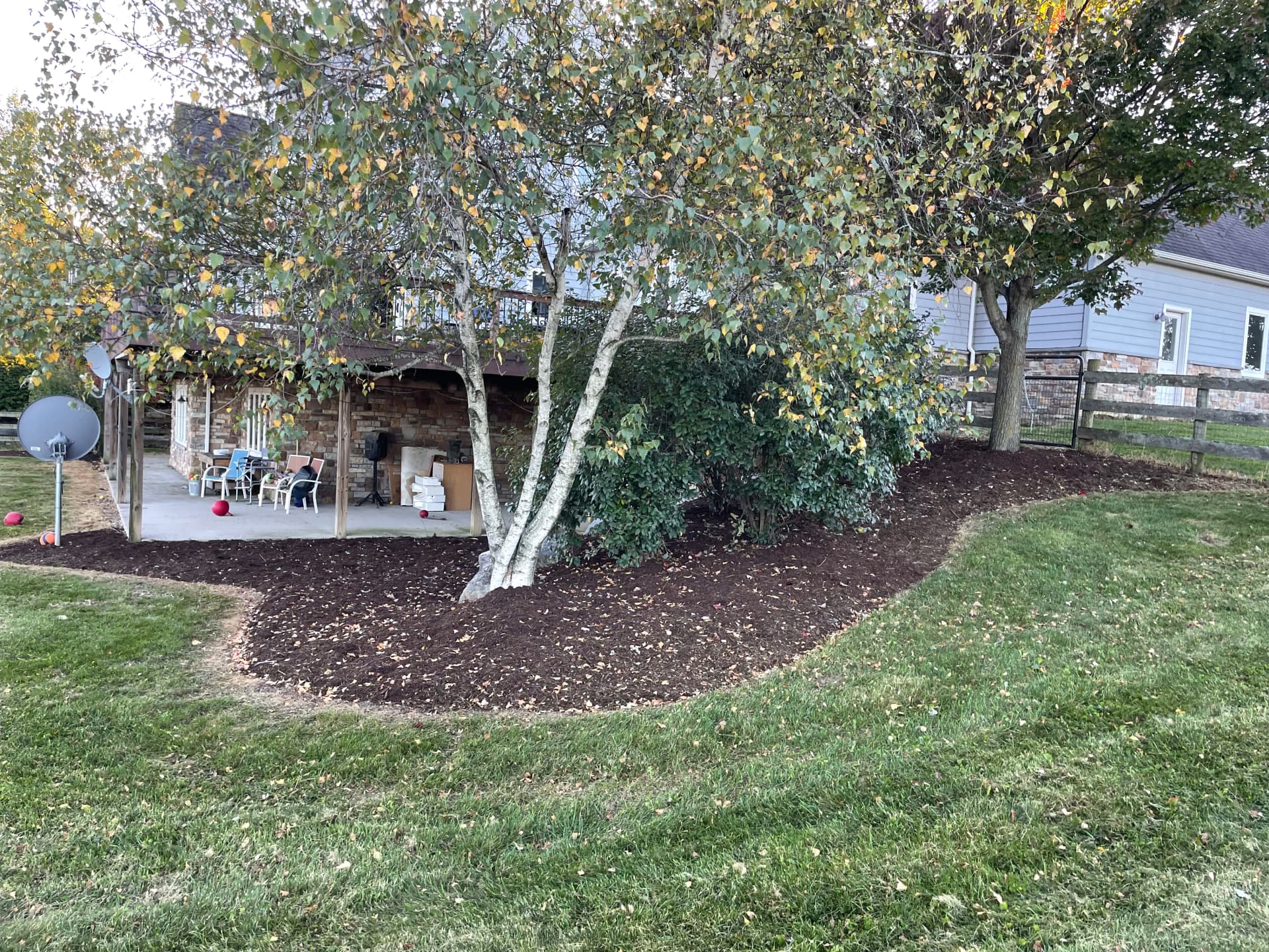 Fresh Mulch and a Full Bed Clean Up on a Large Rural Property