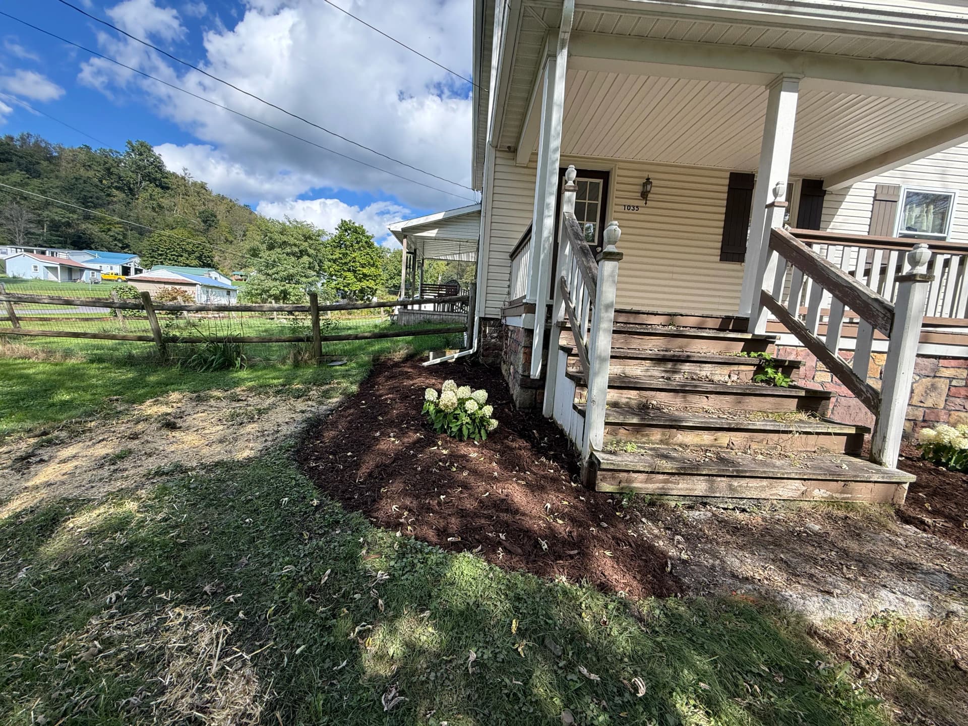 Gallery photos for Paver Patio, Fresh Mulch, and Hydrangeas for Clean Curb Appeal: Image #6