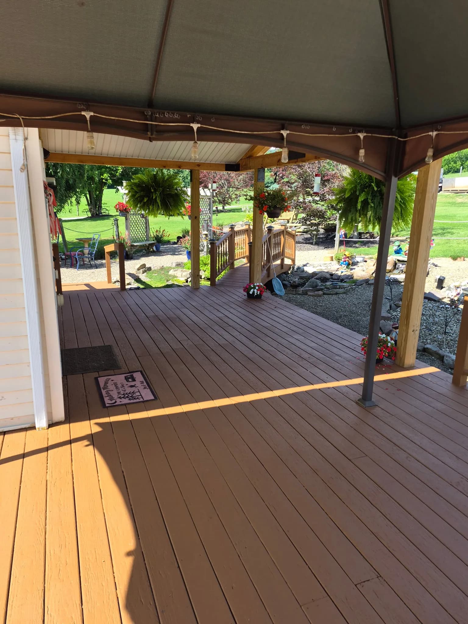 Gallery photos for Worn-Out Deck Gets a Fresh Coat and New Life: Image #4