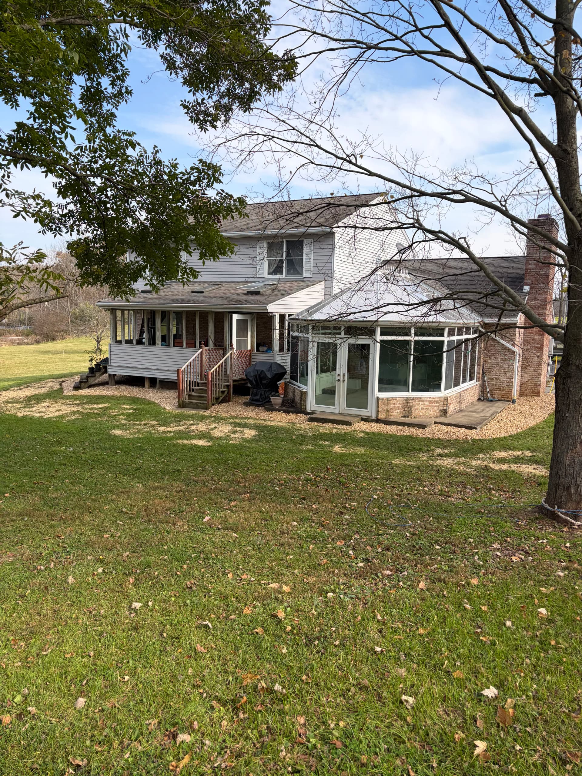 Stone Bed Installation That Cleans Up the Foundation image