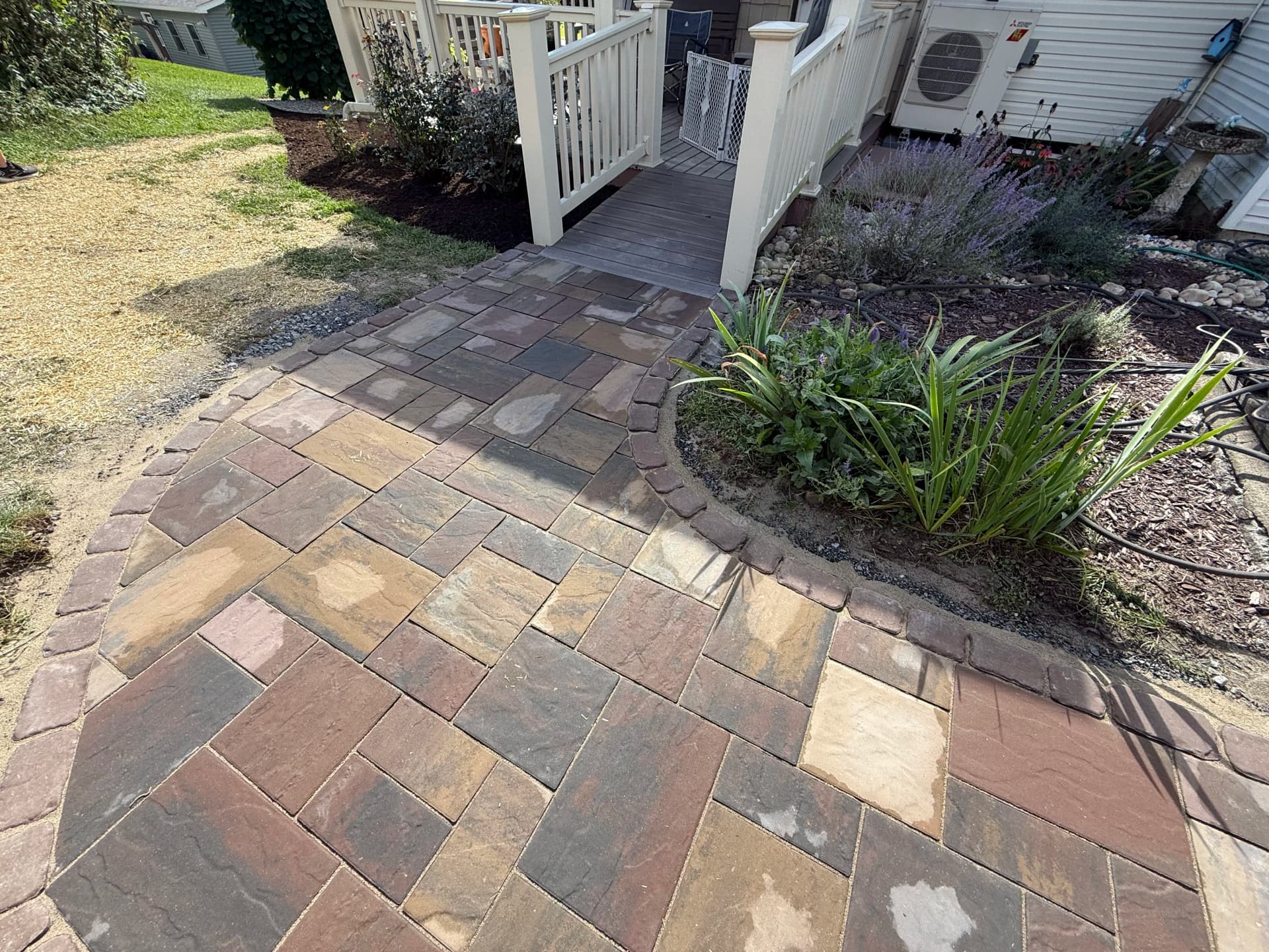 Gallery photos for Paver Patio, Fresh Mulch, and Hydrangeas for Clean Curb Appeal: Image #2