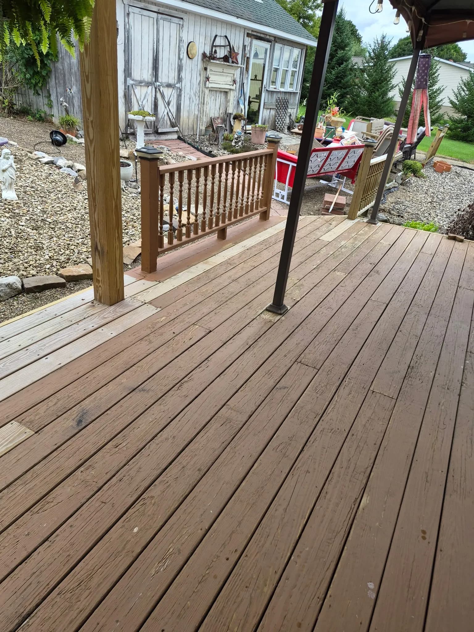 Gallery photos for Worn-Out Deck Gets a Fresh Coat and New Life: Image #6